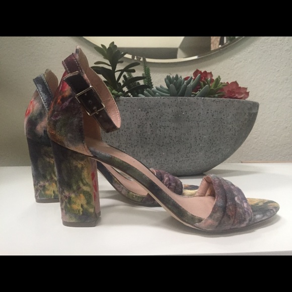 Madden Girl 8.5 Brena Floral Block Heel - Picture 3 of 8